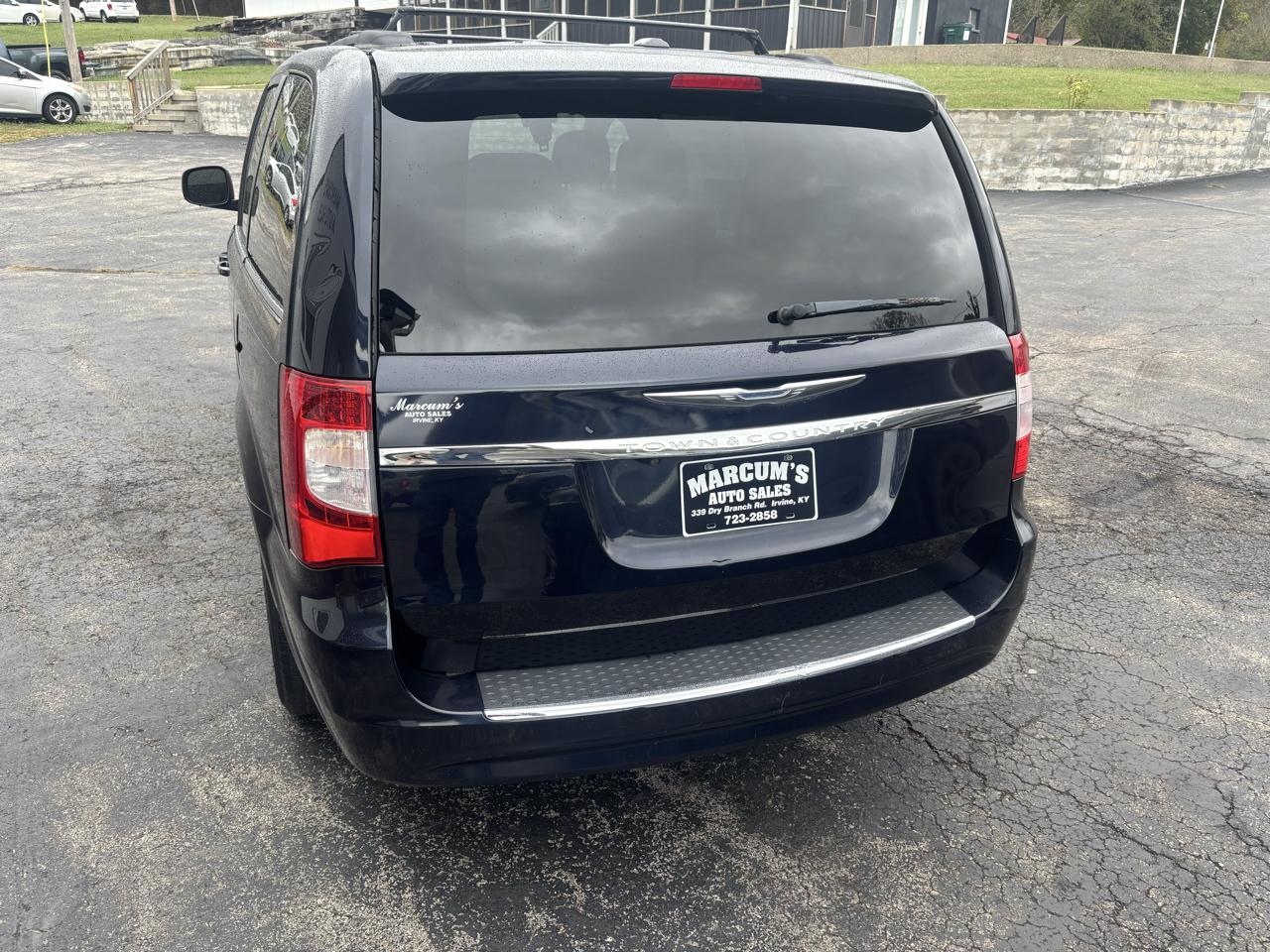 Chrysler Town & Country 4dr Wgn Touring 2011