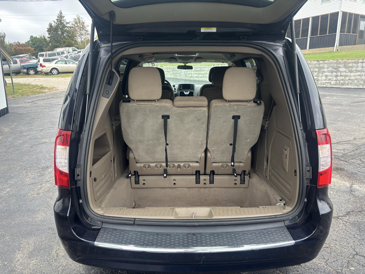 Chrysler Town & Country 4dr Wgn Touring 2011