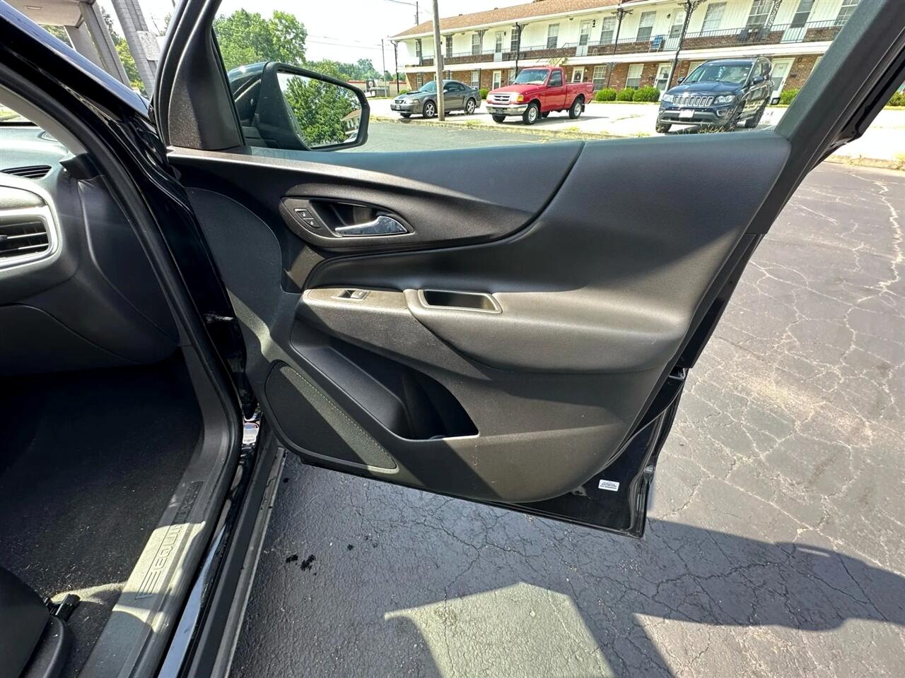 Chevrolet Equinox FWD 4dr LT w/1LT 2022 Chevrolet Equinox FWD 4dr LT w/1LT 2022