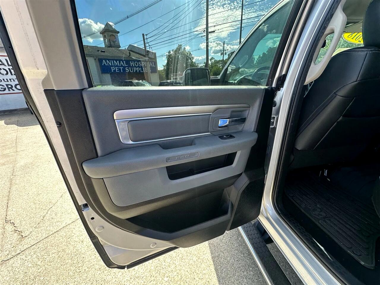 RAM 2500 Big Horn 4x4 Crew Cab 6'4" Box 2018 RAM 2500 Big Horn 4x4 Crew Cab 6'4" Box 2018