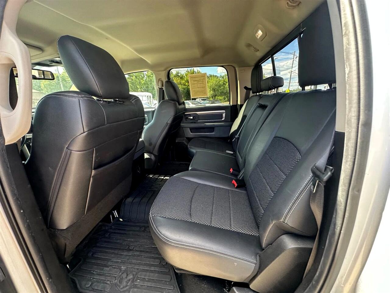 RAM 2500 Big Horn 4x4 Crew Cab 6'4" Box 2018 RAM 2500 Big Horn 4x4 Crew Cab 6'4" Box 2018