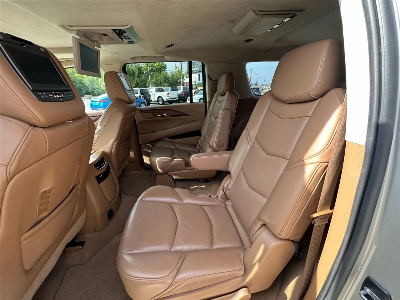 Cadillac Escalade ESV 4WD 4dr Platinum 2016 Cadillac Escalade ESV 4WD 4dr Platinum 2016