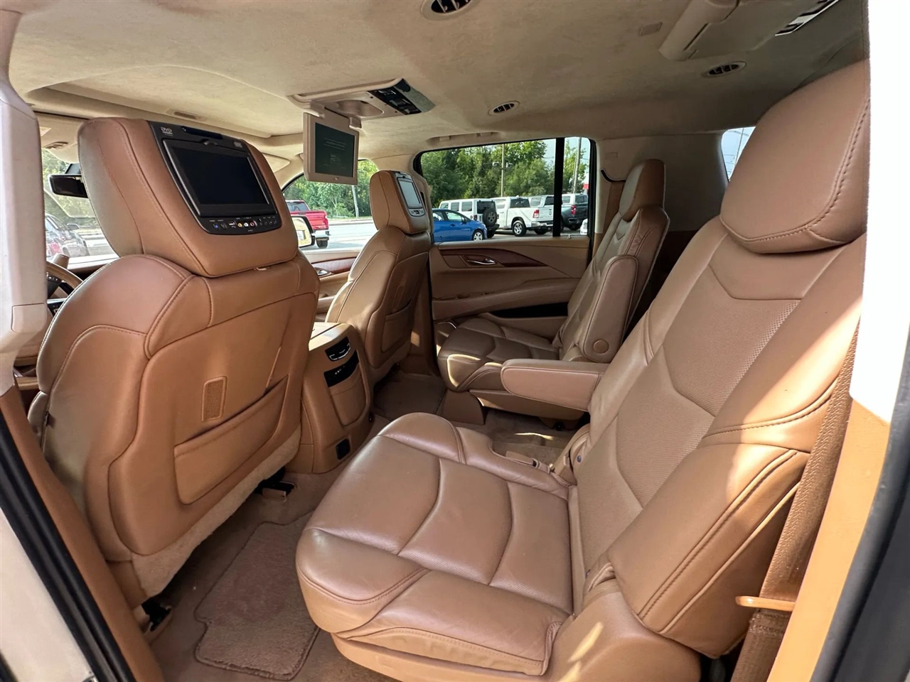 Cadillac Escalade ESV 4WD 4dr Platinum 2016 Cadillac Escalade ESV 4WD 4dr Platinum 2016