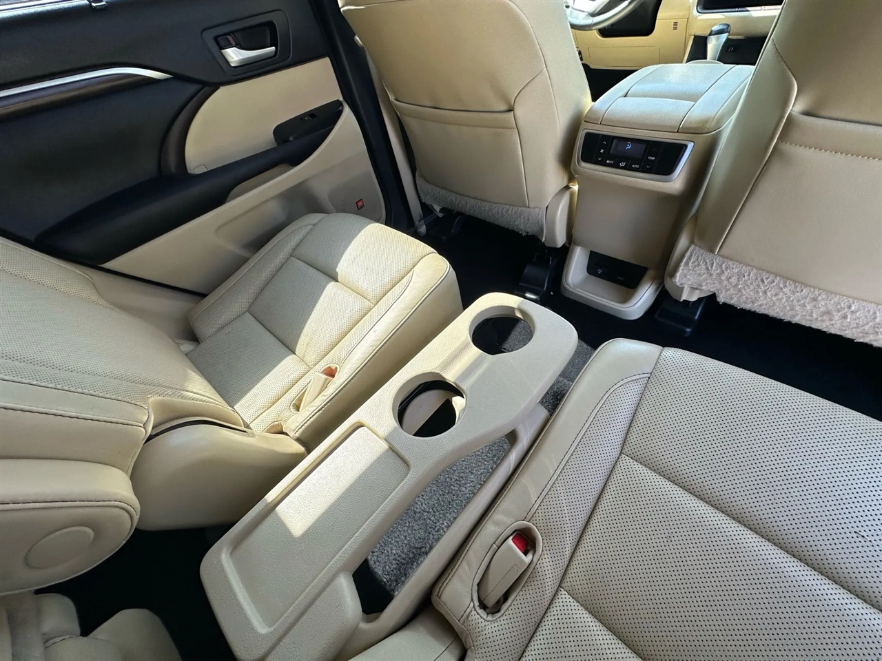 Toyota Highlander AWD 4dr V6 Limited (Natl) 2015 Toyota Highlander AWD 4dr V6 Limited (Natl) 2015