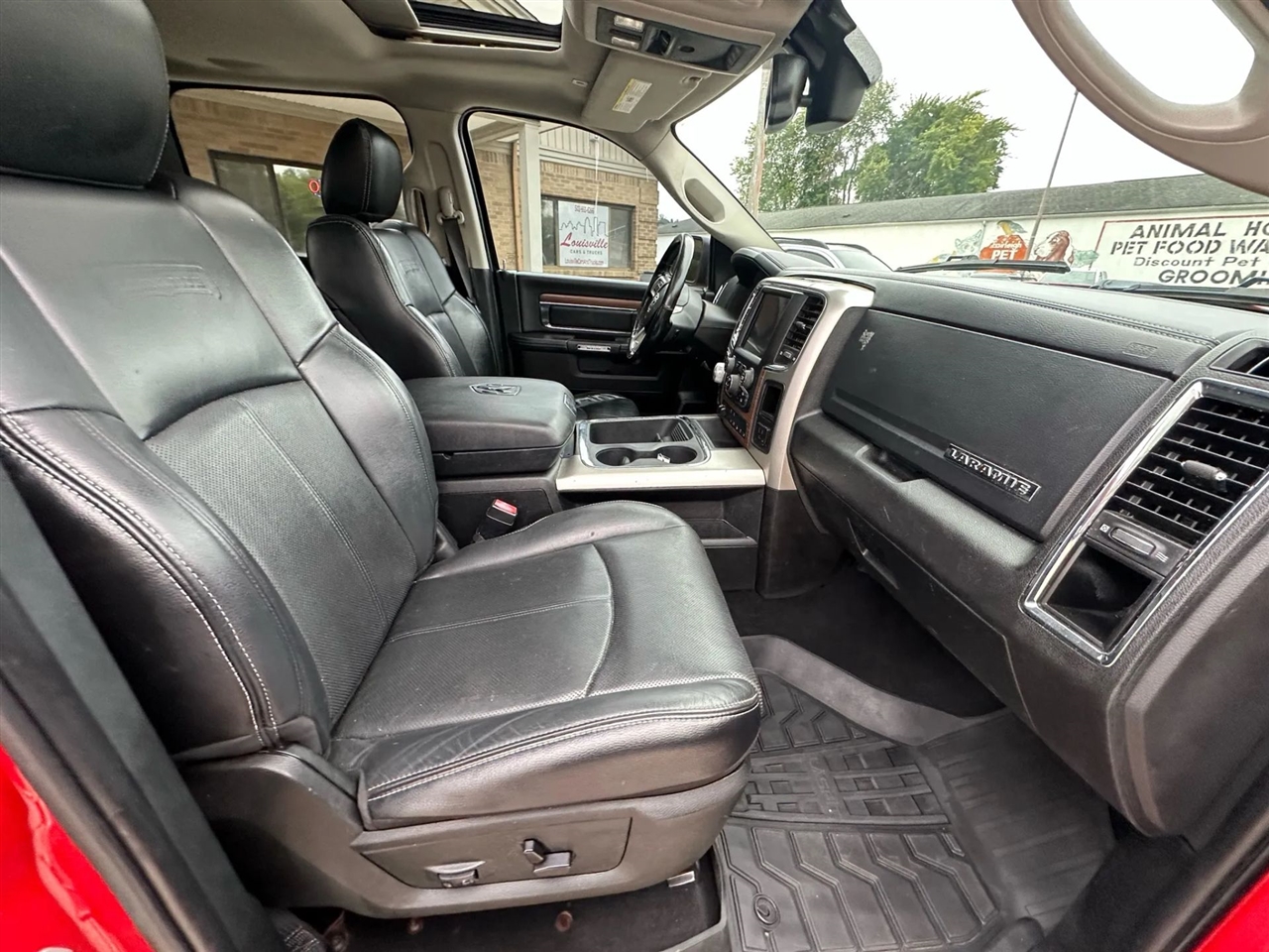 2018 Ram 1500 Laramie photo 11
