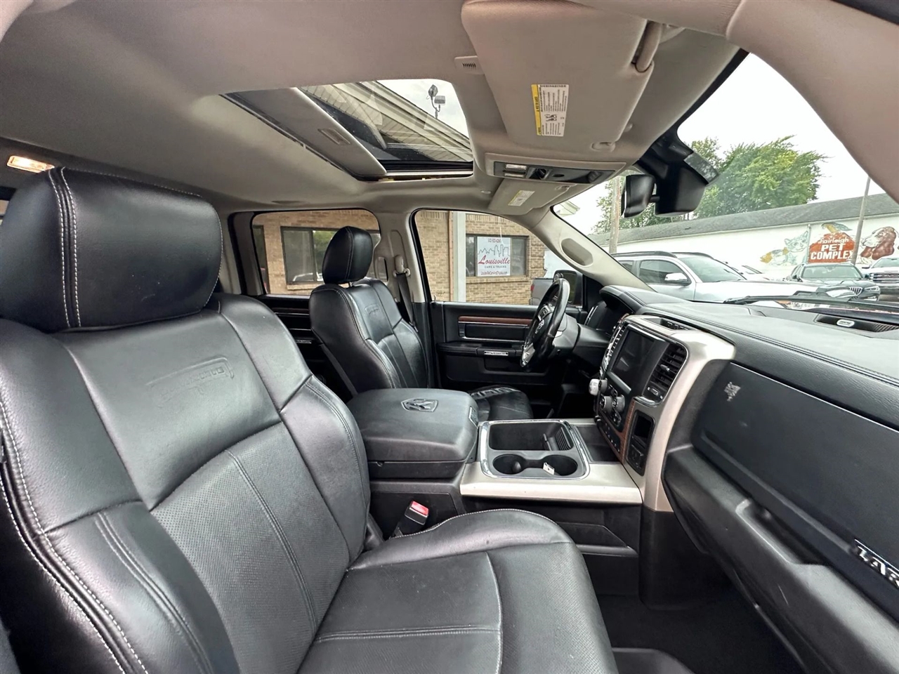 2018 Ram 1500 Laramie photo 12