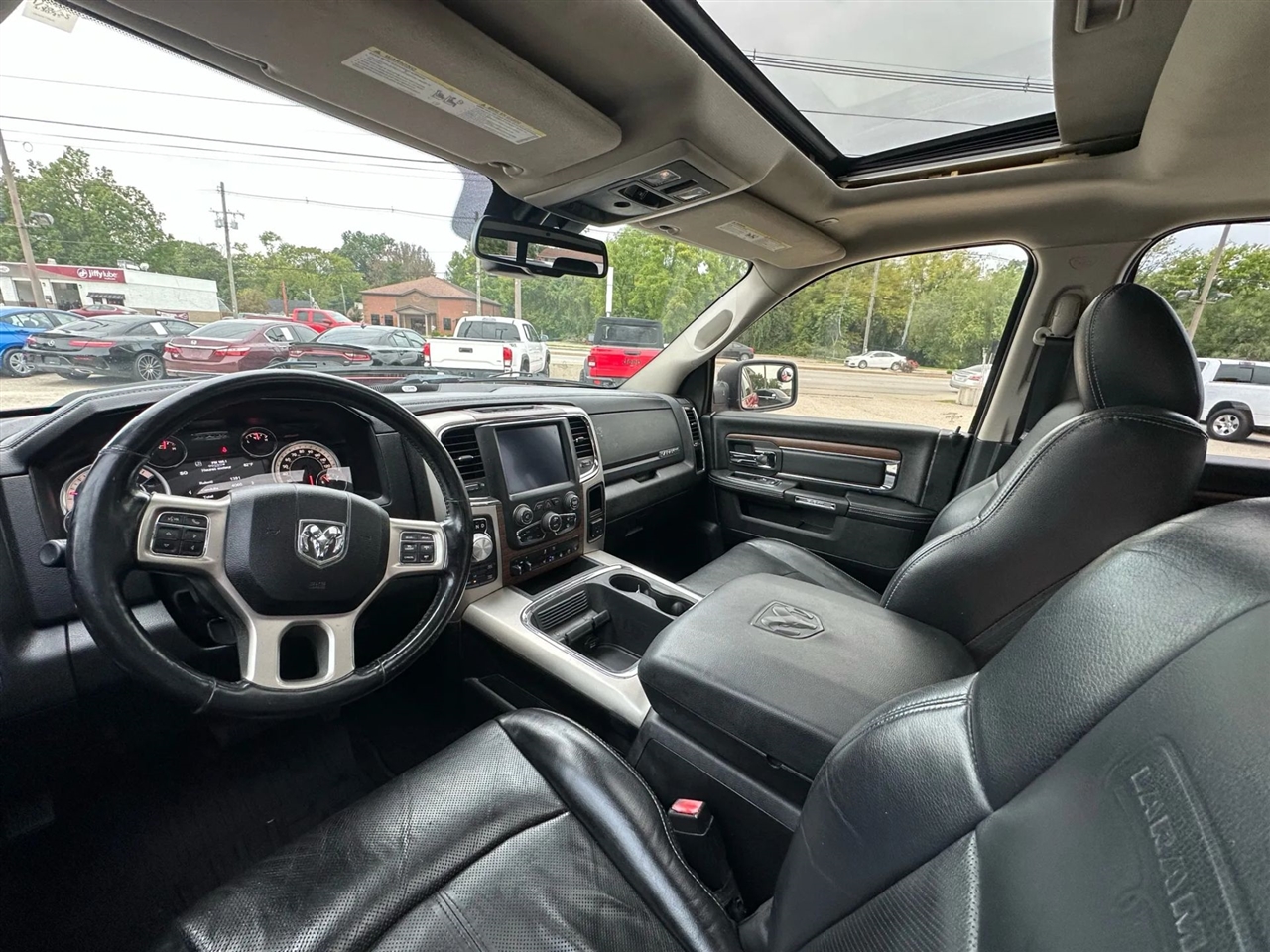 2018 Ram 1500 Laramie photo 18