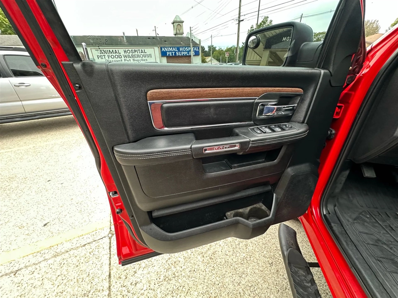 2018 Ram 1500 Laramie photo 19