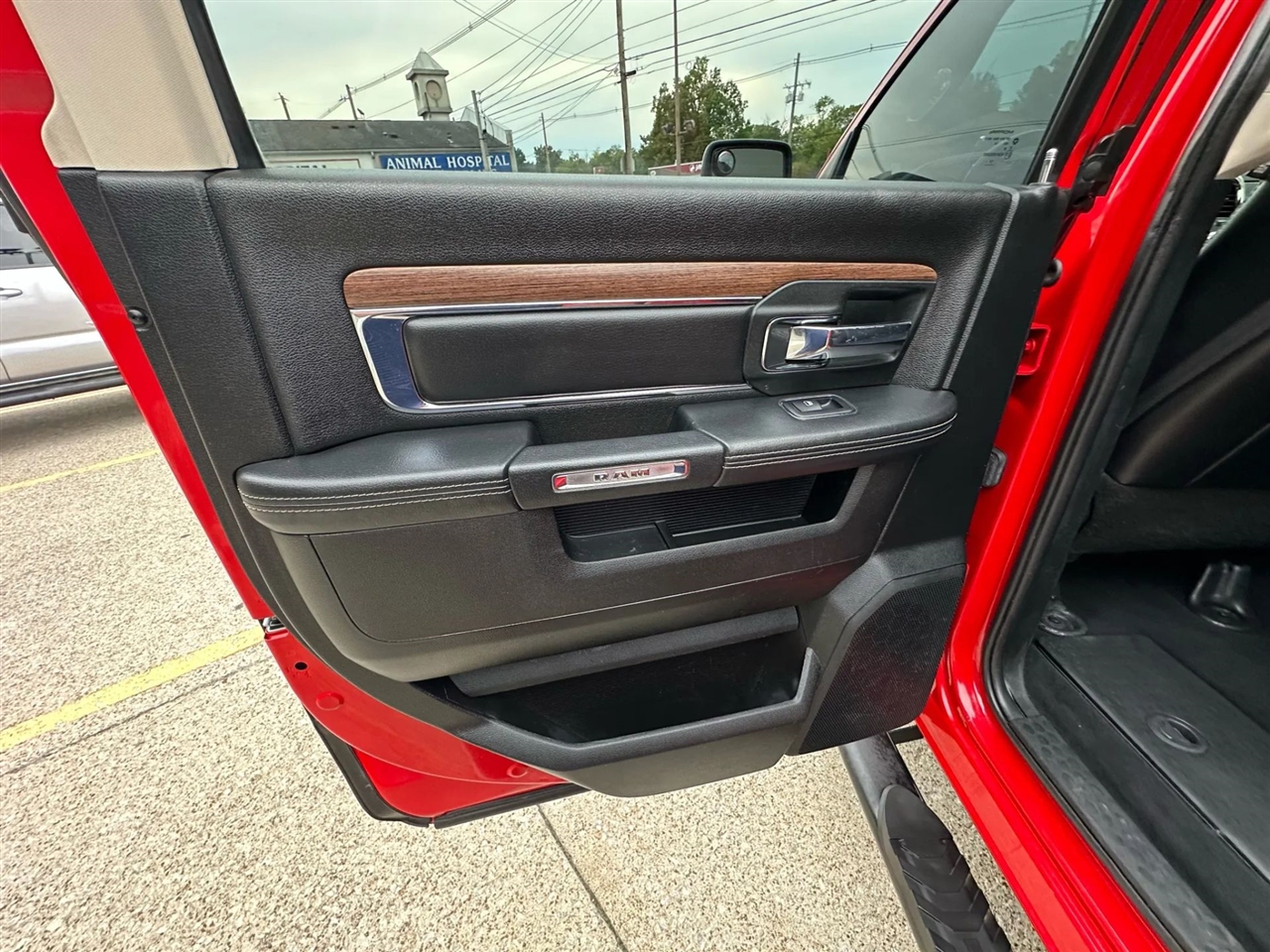 2018 Ram 1500 Laramie photo 25
