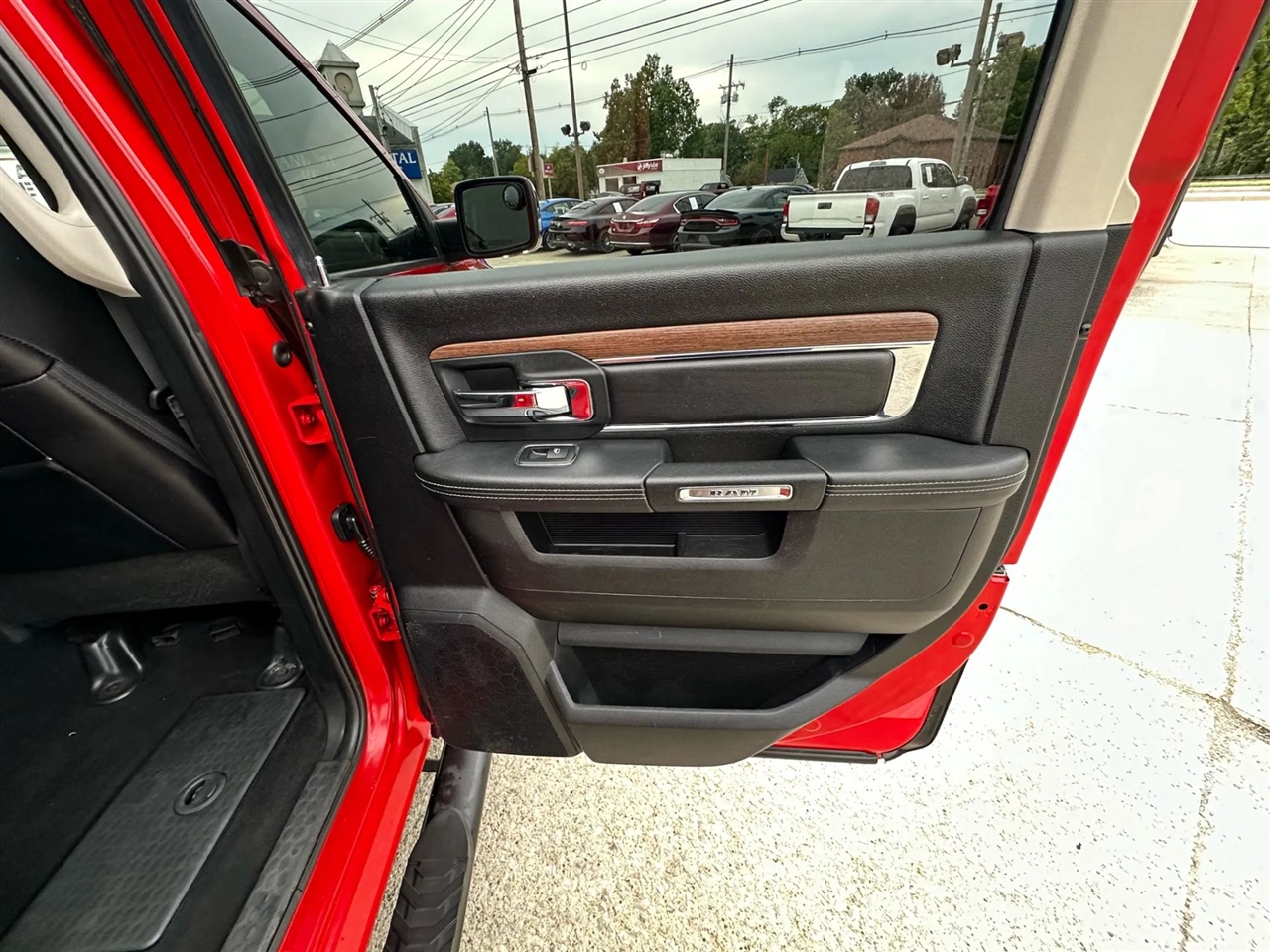 2018 Ram 1500 Laramie photo 27