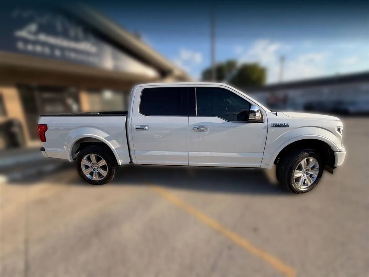 Ford F-150 Platinum 4WD SuperCrew 5.5' Box 2018 Ford F-150 Platinum 4WD SuperCrew 5.5' Box 2018