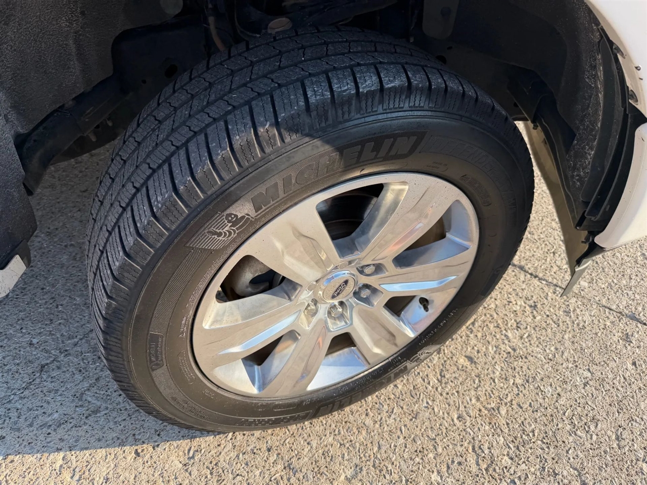 Ford F-150 Platinum 4WD SuperCrew 5.5' Box 2018 Ford F-150 Platinum 4WD SuperCrew 5.5' Box 2018