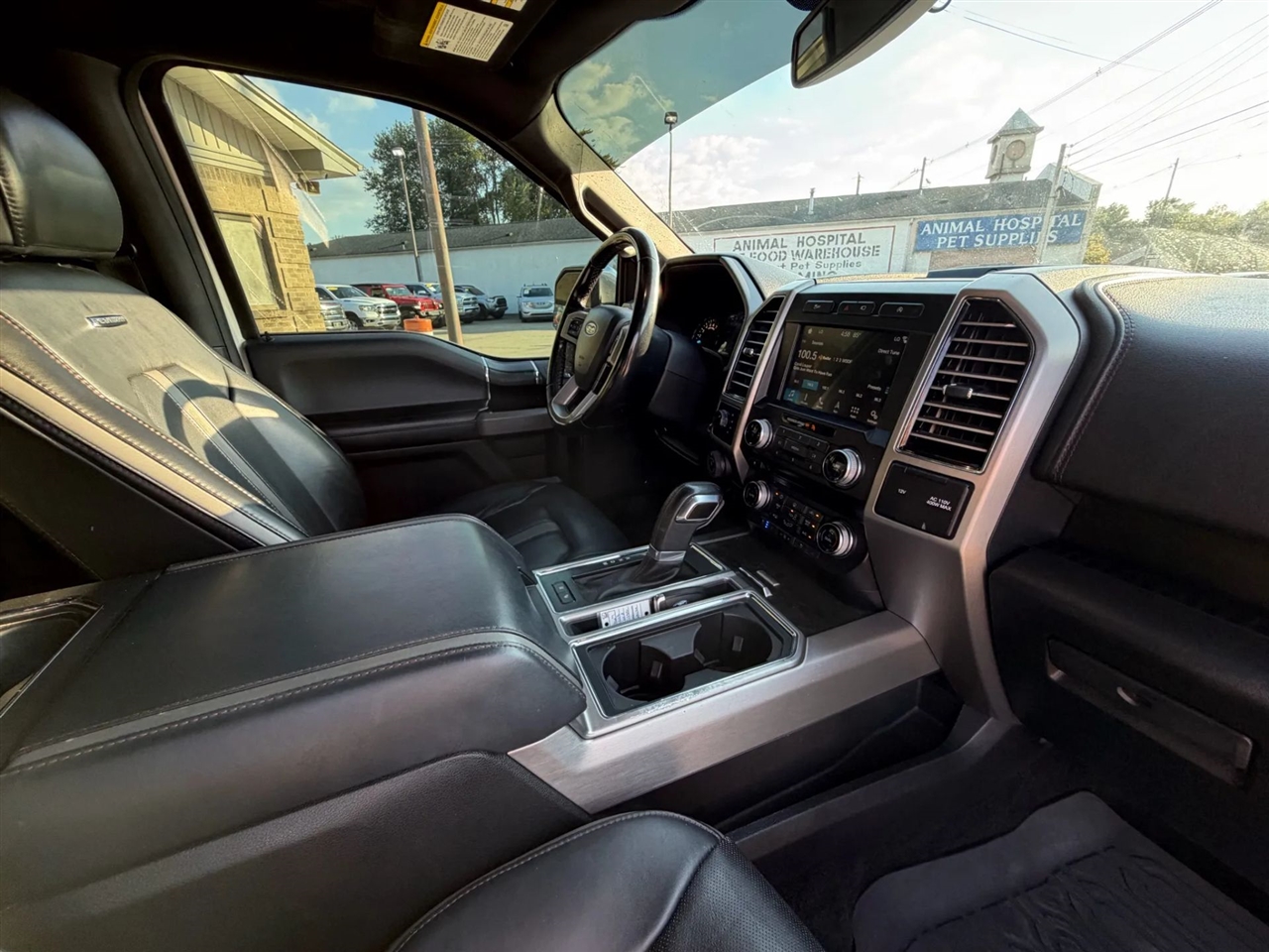 Ford F-150 Platinum 4WD SuperCrew 5.5' Box 2018 Ford F-150 Platinum 4WD SuperCrew 5.5' Box 2018