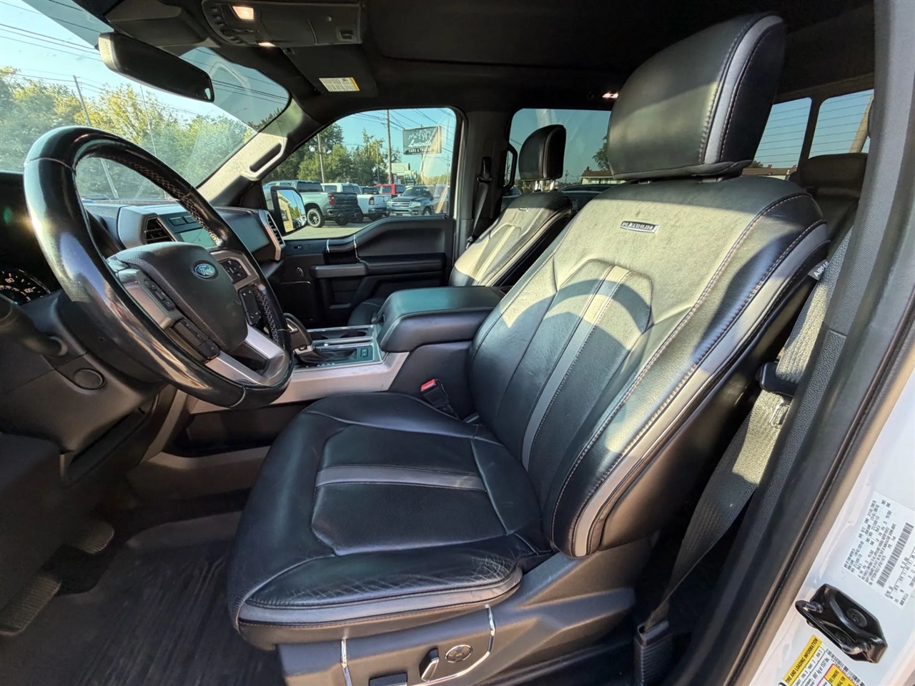 Ford F-150 Platinum 4WD SuperCrew 5.5' Box 2018 Ford F-150 Platinum 4WD SuperCrew 5.5' Box 2018