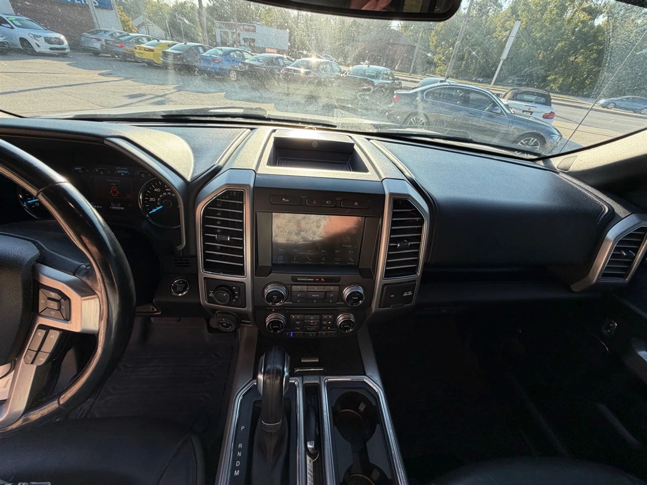 Ford F-150 Platinum 4WD SuperCrew 5.5' Box 2018 Ford F-150 Platinum 4WD SuperCrew 5.5' Box 2018