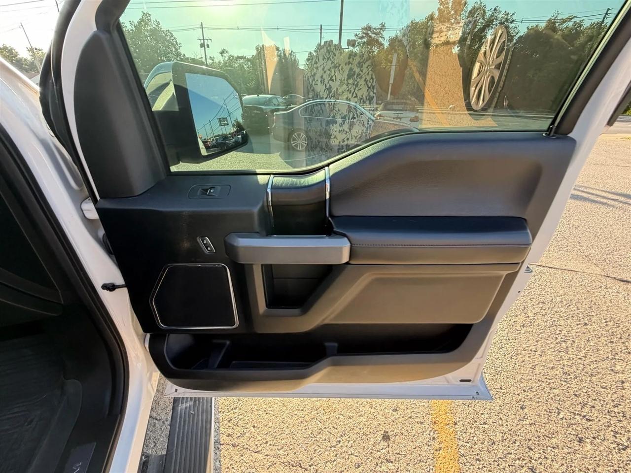 Ford F-150 Platinum SuperCrew 4WD 2018