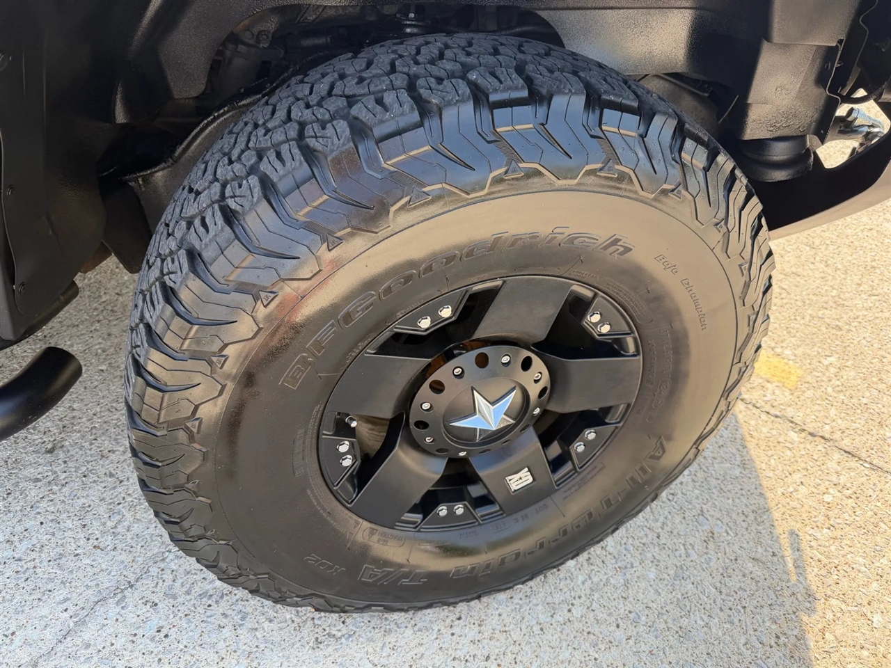 2005 Hummer H2 Base photo 9