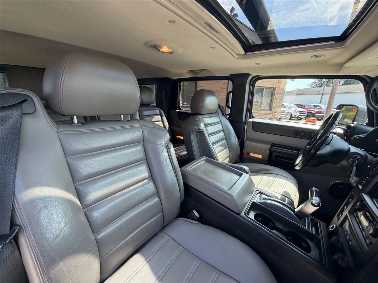 2005 Hummer H2 Base photo 13