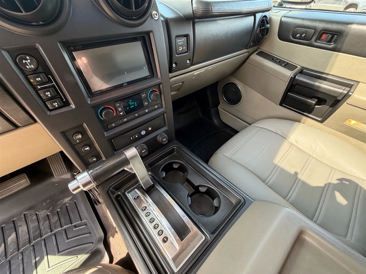 2005 Hummer H2 Base photo 23
