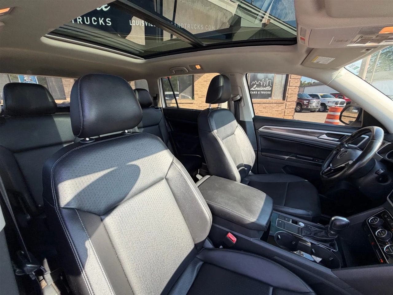 2018 Volkswagen Atlas V6 SEL photo 13