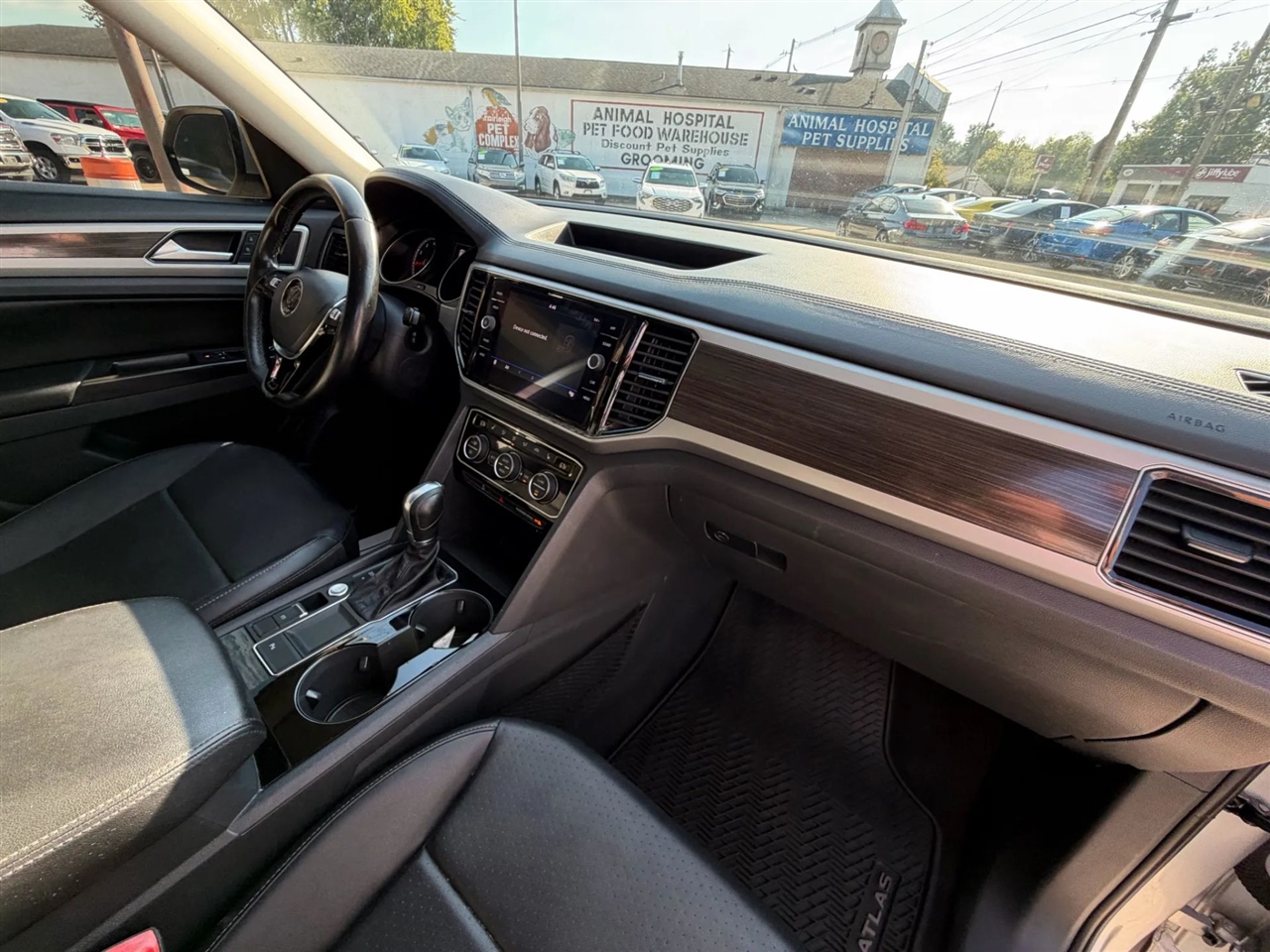 2018 Volkswagen Atlas V6 SEL photo 15