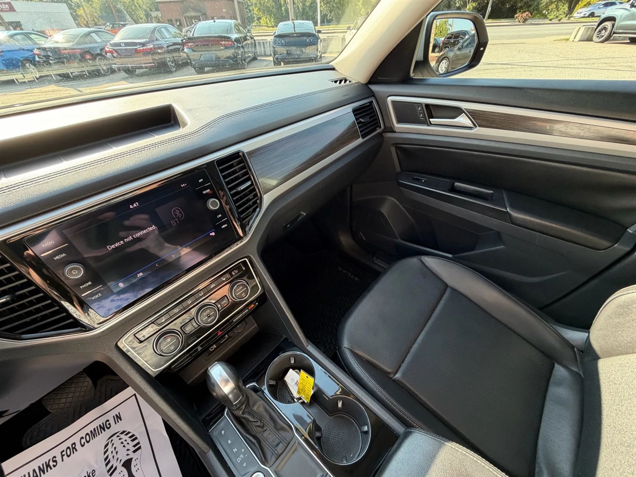 2018 Volkswagen Atlas V6 SEL photo 25