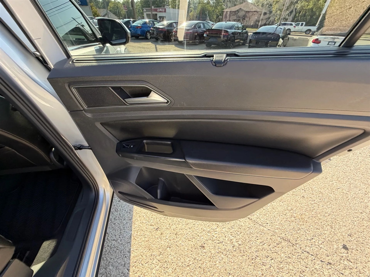 2018 Volkswagen Atlas V6 SEL photo 30