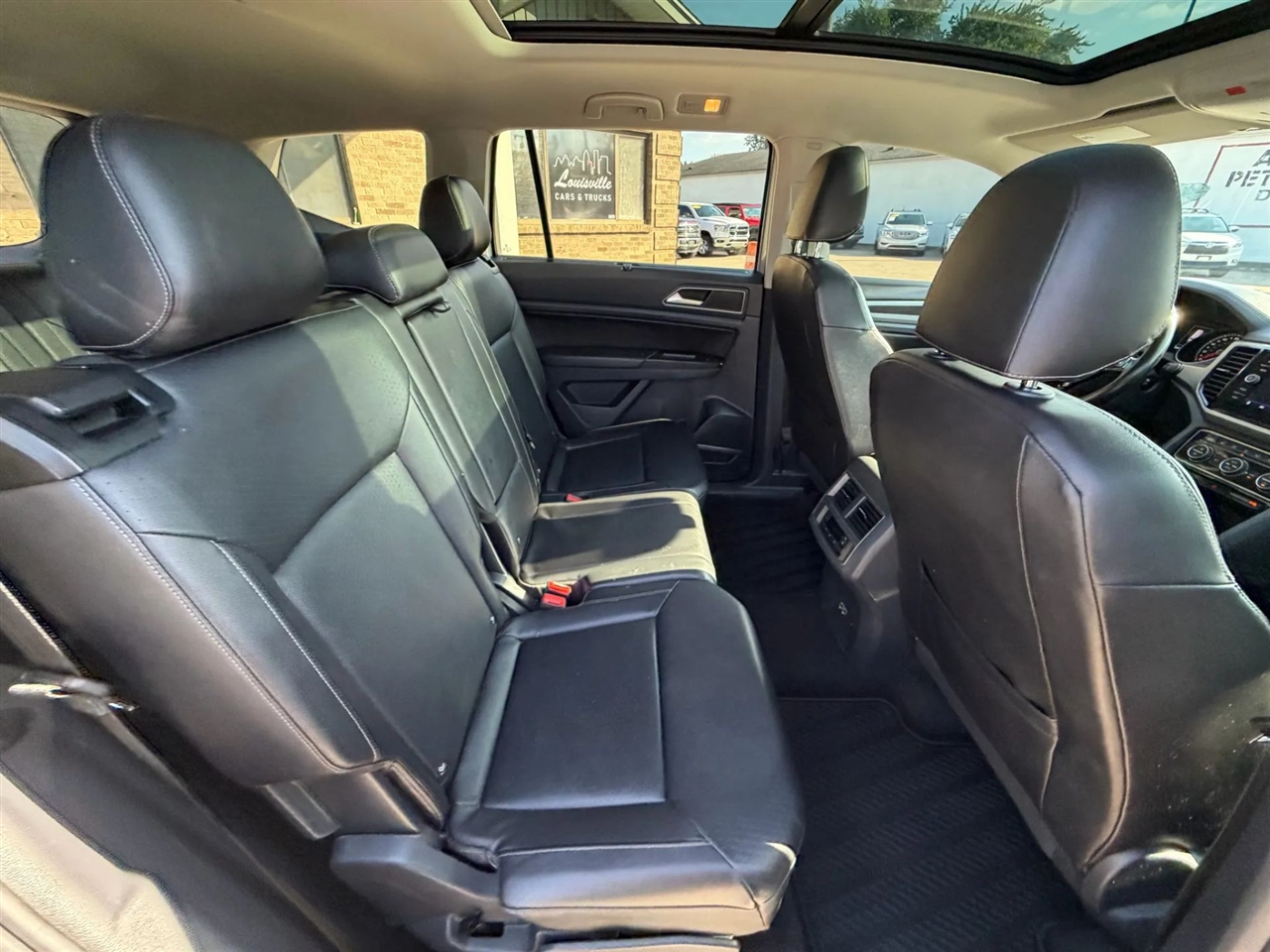 2018 Volkswagen Atlas V6 SEL photo 32