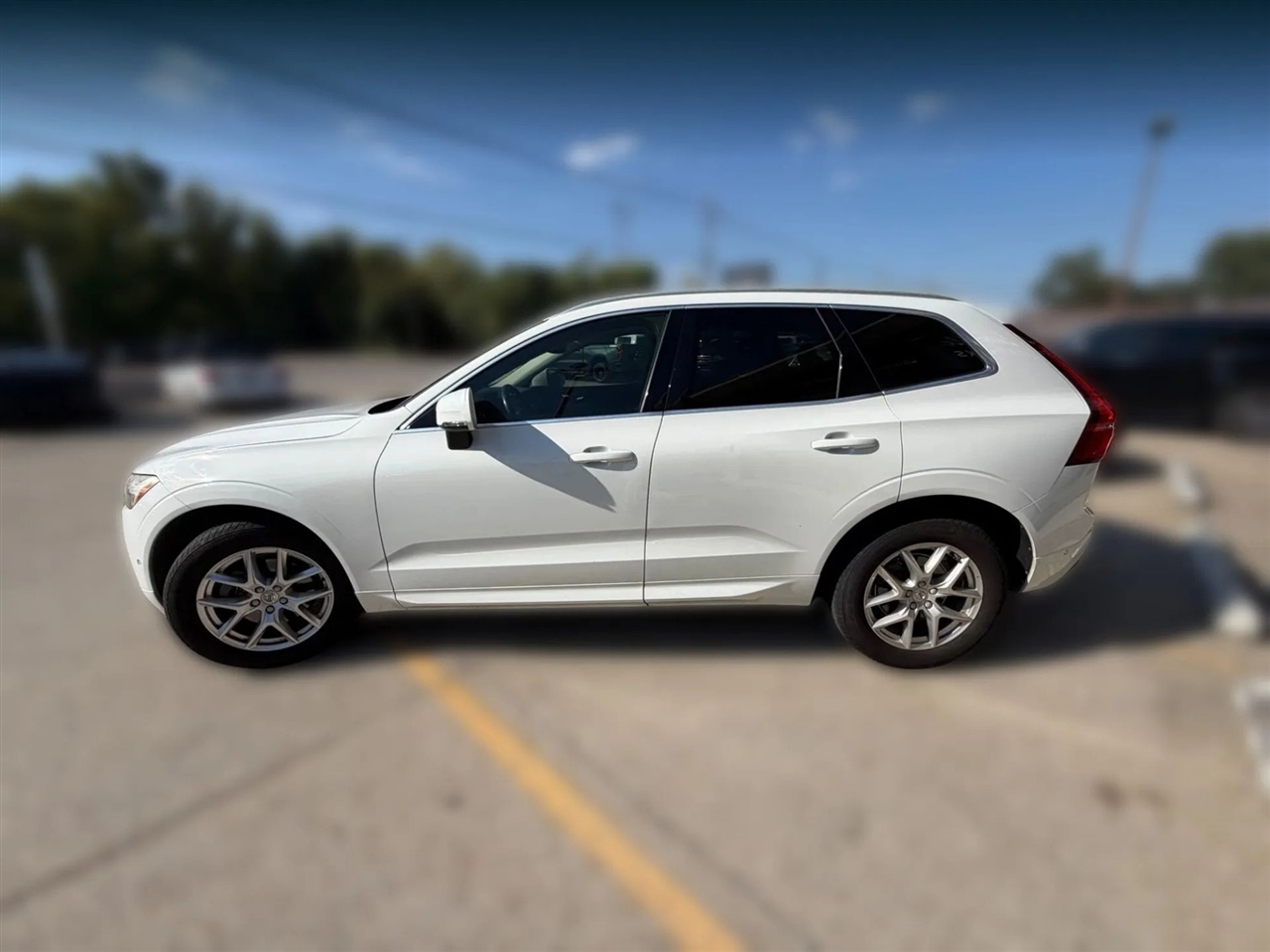2018 Volvo XC60 T5 Momentum photo 4
