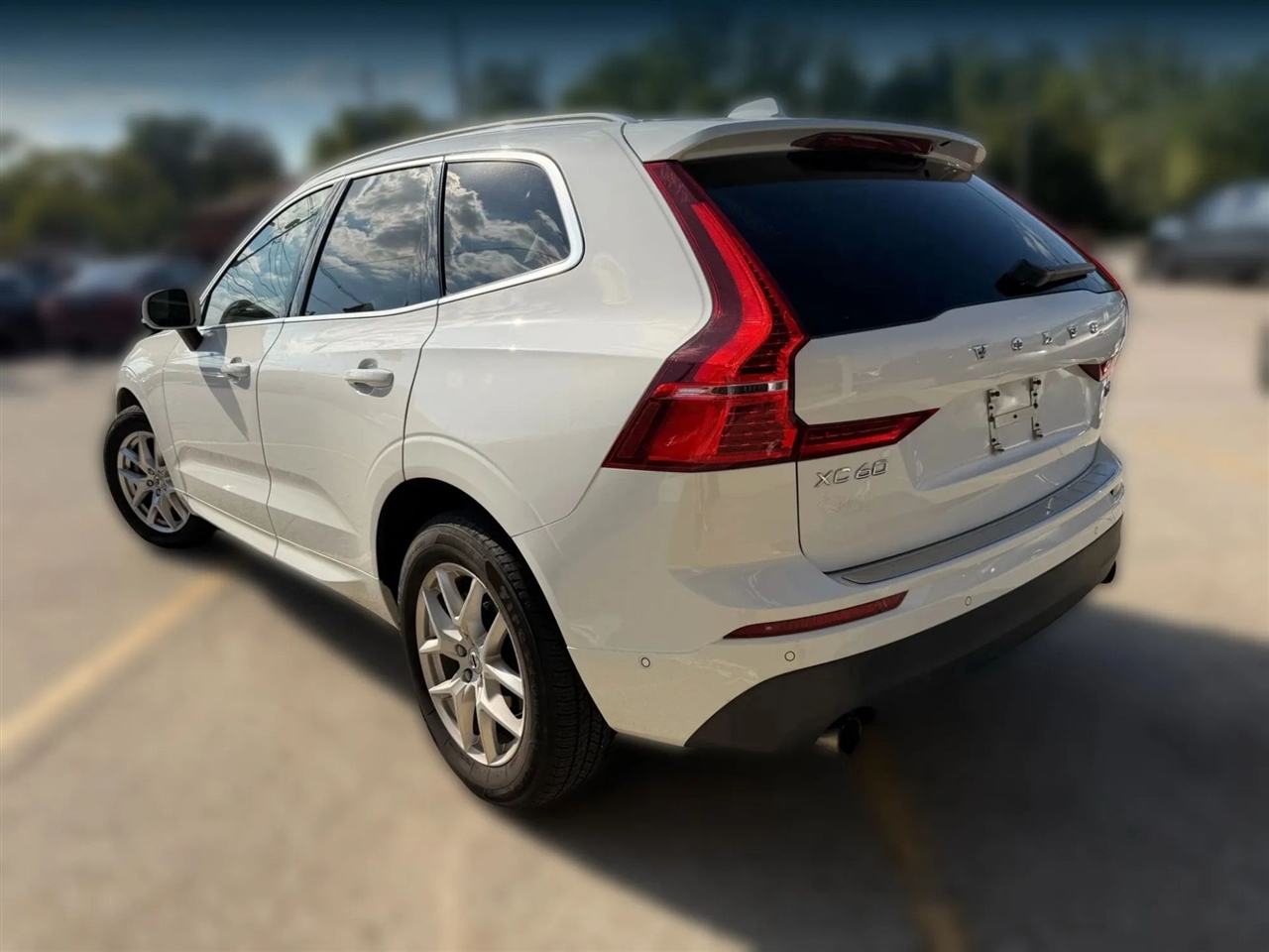 2018 Volvo XC60 T5 Momentum photo 5