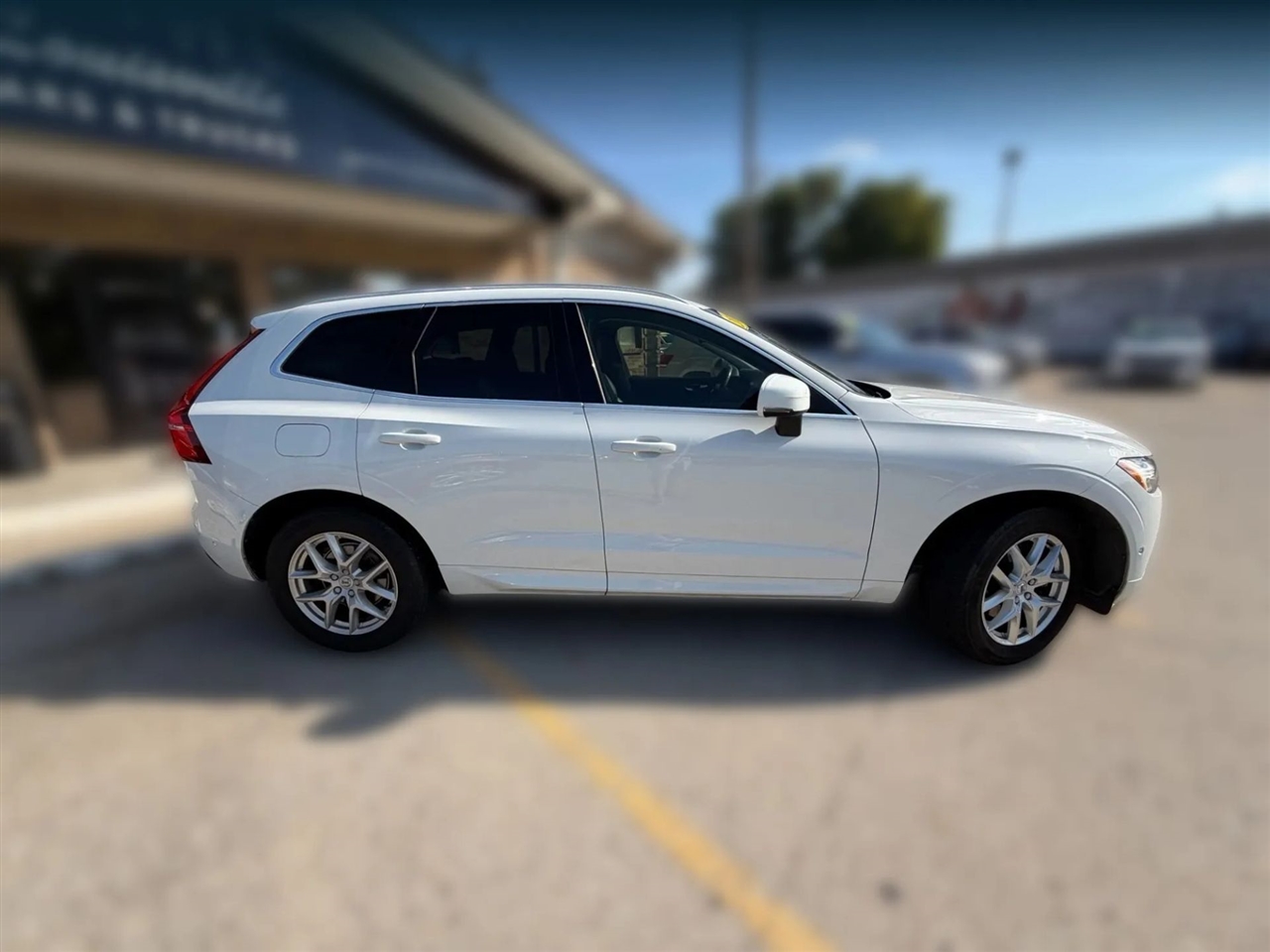2018 Volvo XC60 T5 Momentum photo 8