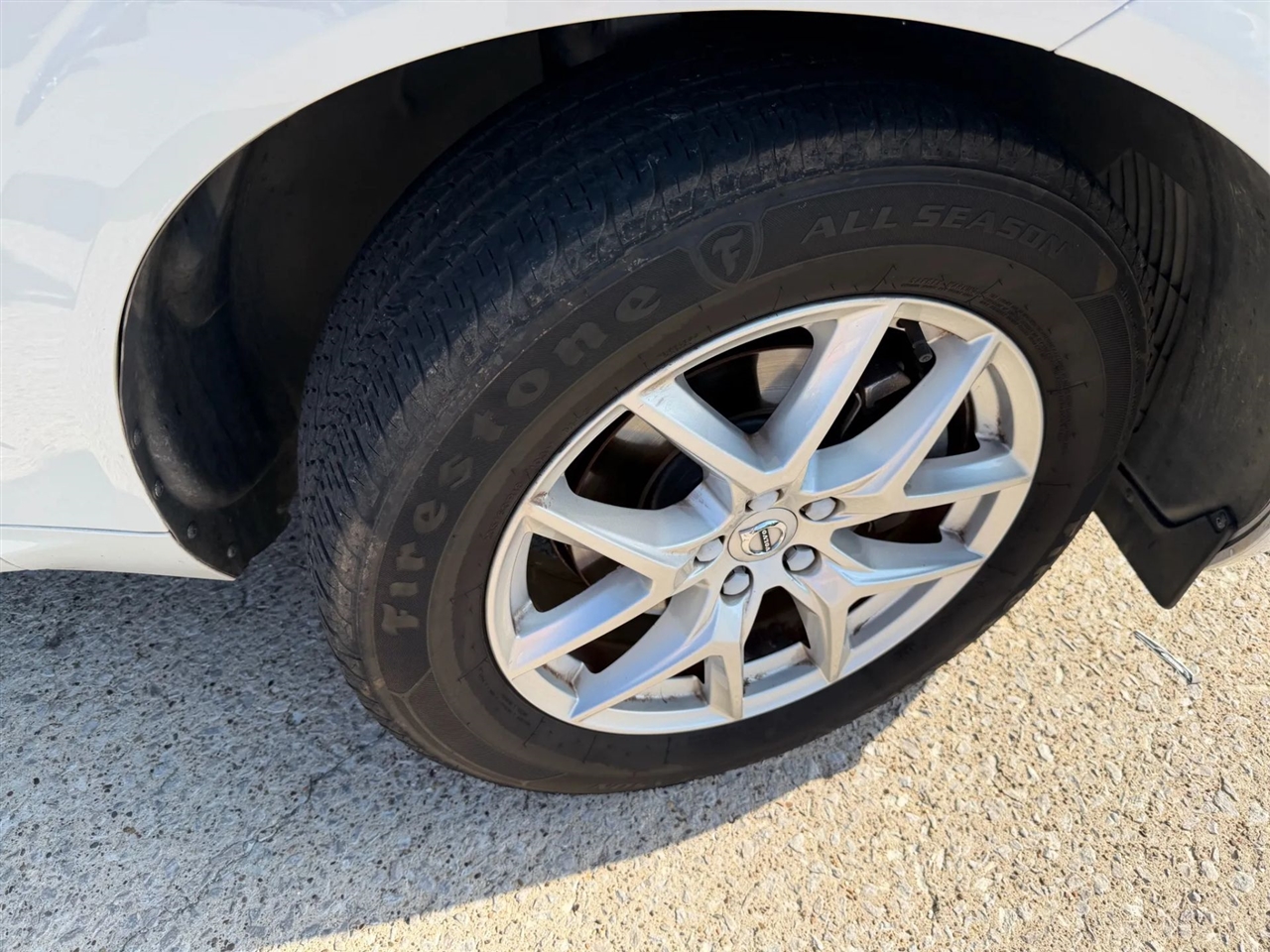 2018 Volvo XC60 T5 Momentum photo 9