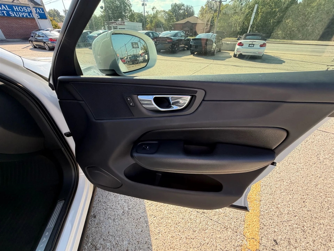 2018 Volvo XC60 T5 Momentum photo 15