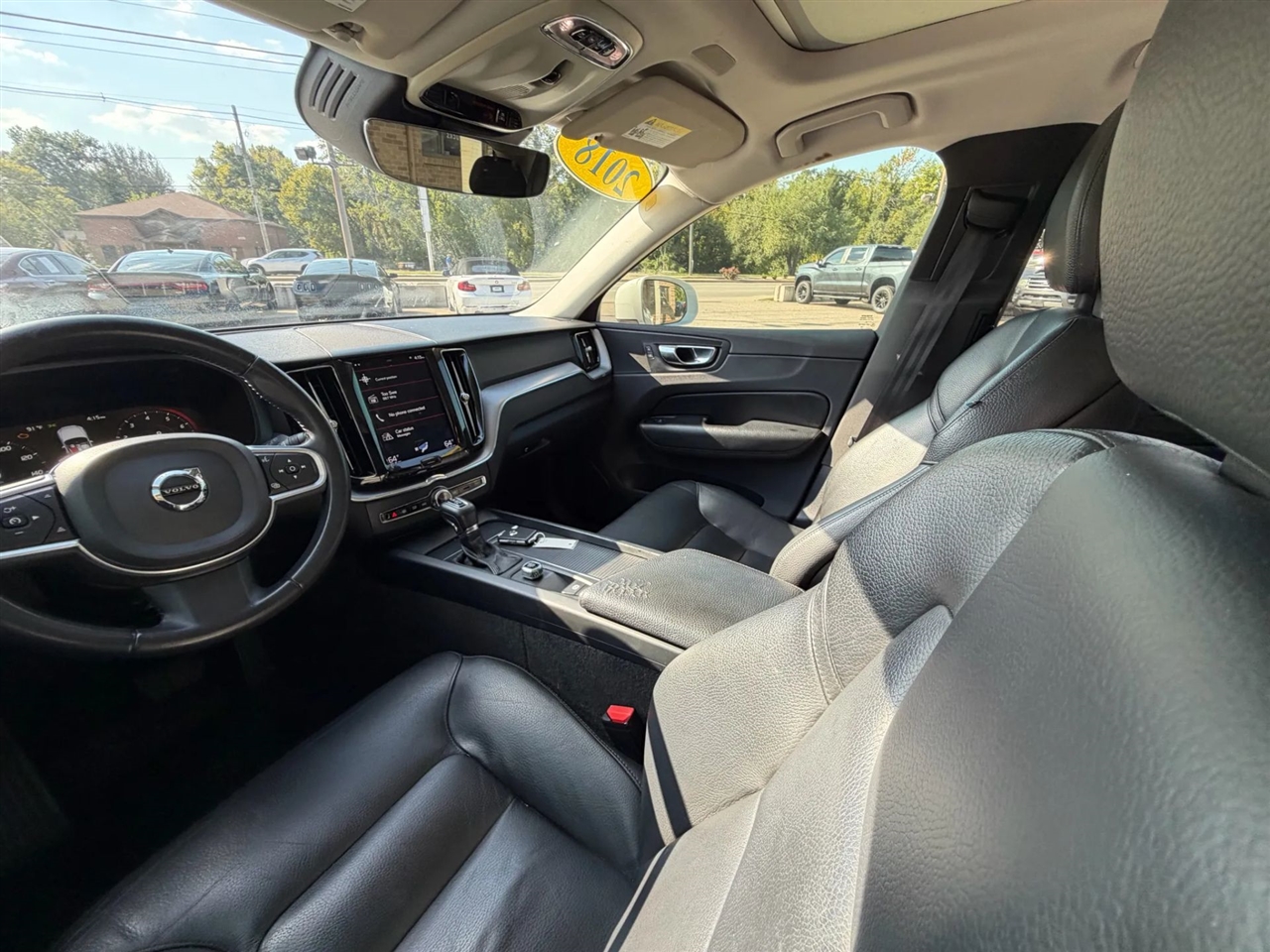2018 Volvo XC60 T5 Momentum photo 19