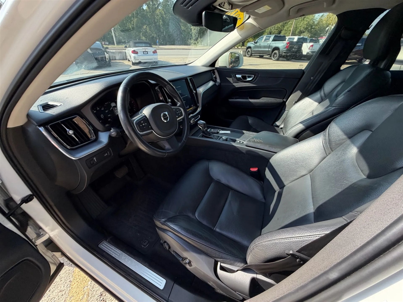 2018 Volvo XC60 T5 Momentum photo 20