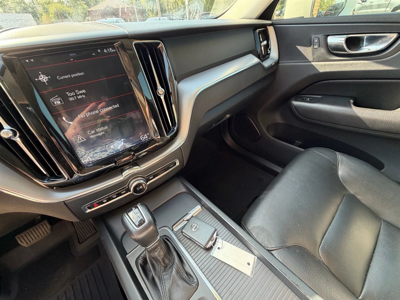 2018 Volvo XC60 T5 Momentum photo 23