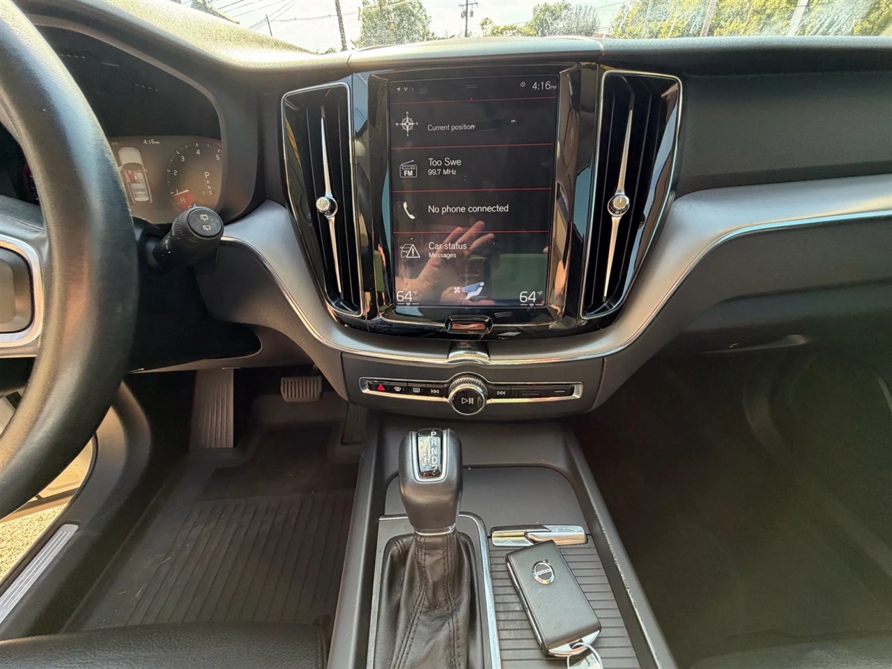 2018 Volvo XC60 T5 Momentum photo 24