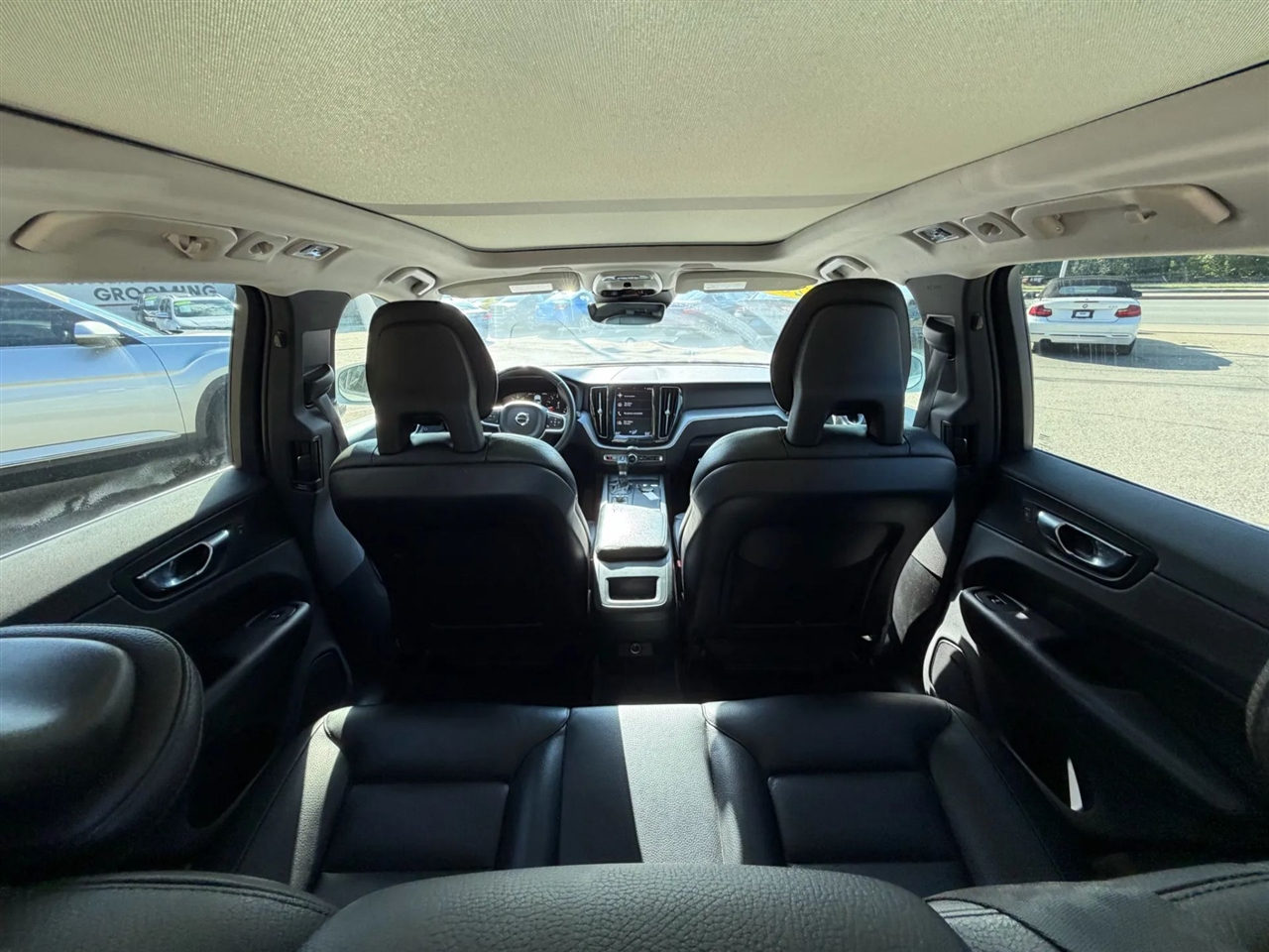 2018 Volvo XC60 T5 Momentum photo 27