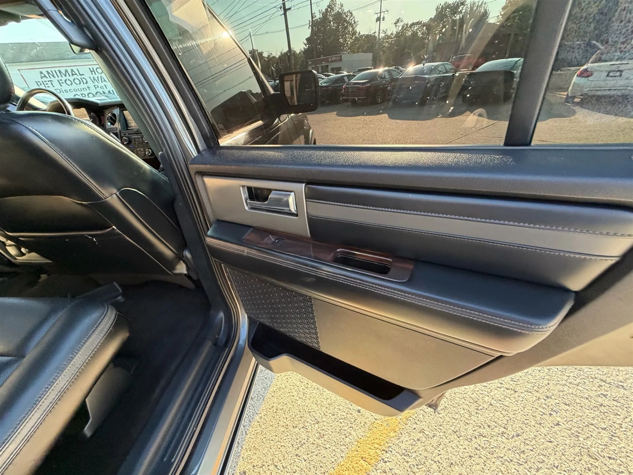 2015 Ford Expedition Platinum photo 23
