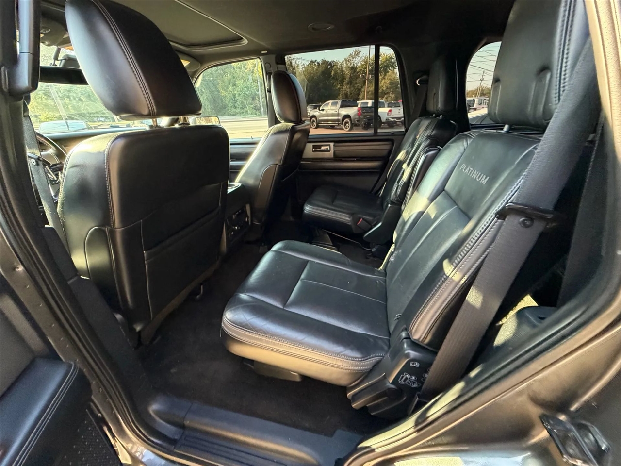 2015 Ford Expedition Platinum photo 27