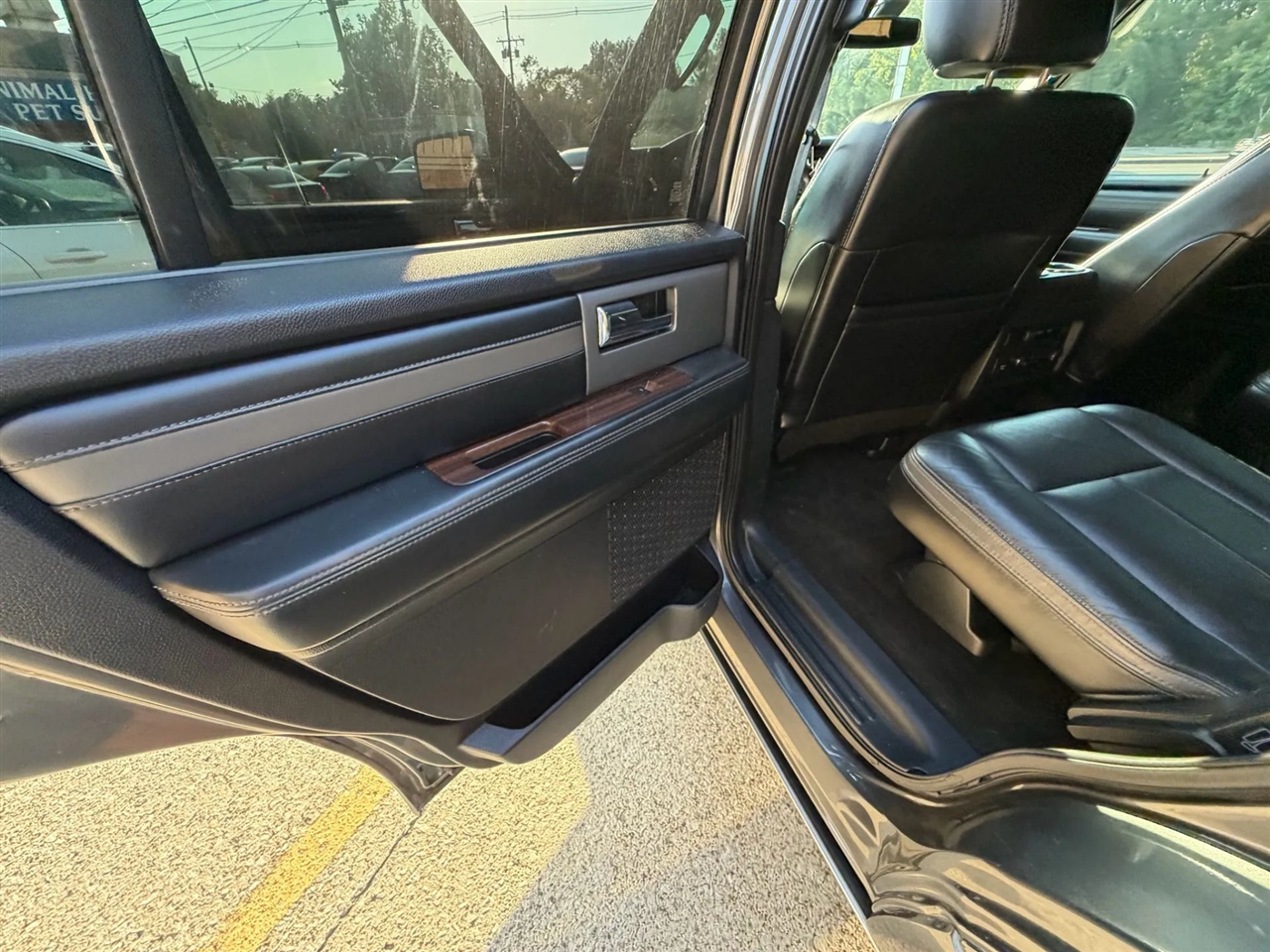 2015 Ford Expedition Platinum photo 29