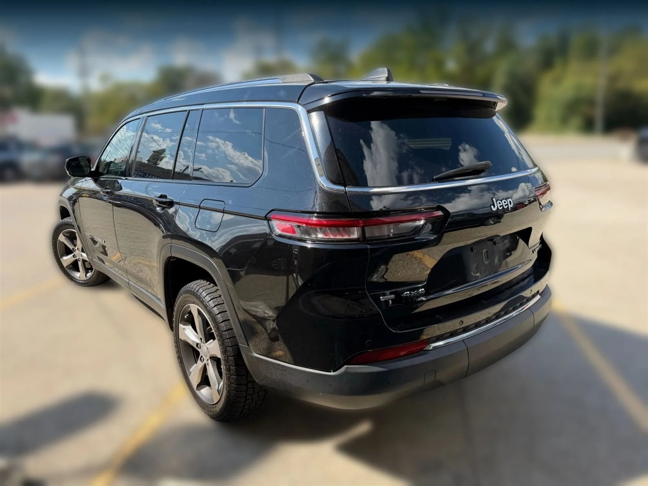 2021 Jeep Grand Cherokee Limited photo 2