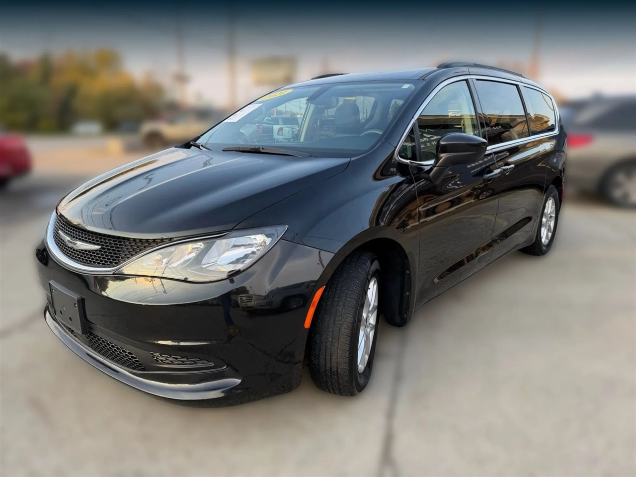 2021 Chrysler Voyager LXi photo 3