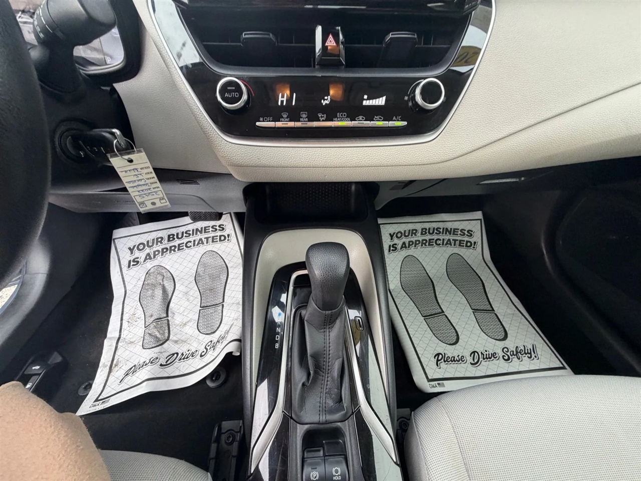 Toyota Corolla LE CVT (Natl) 2022