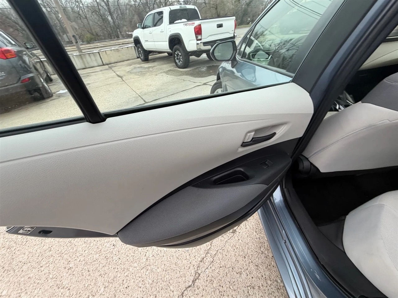 Toyota Corolla LE CVT (Natl) 2022