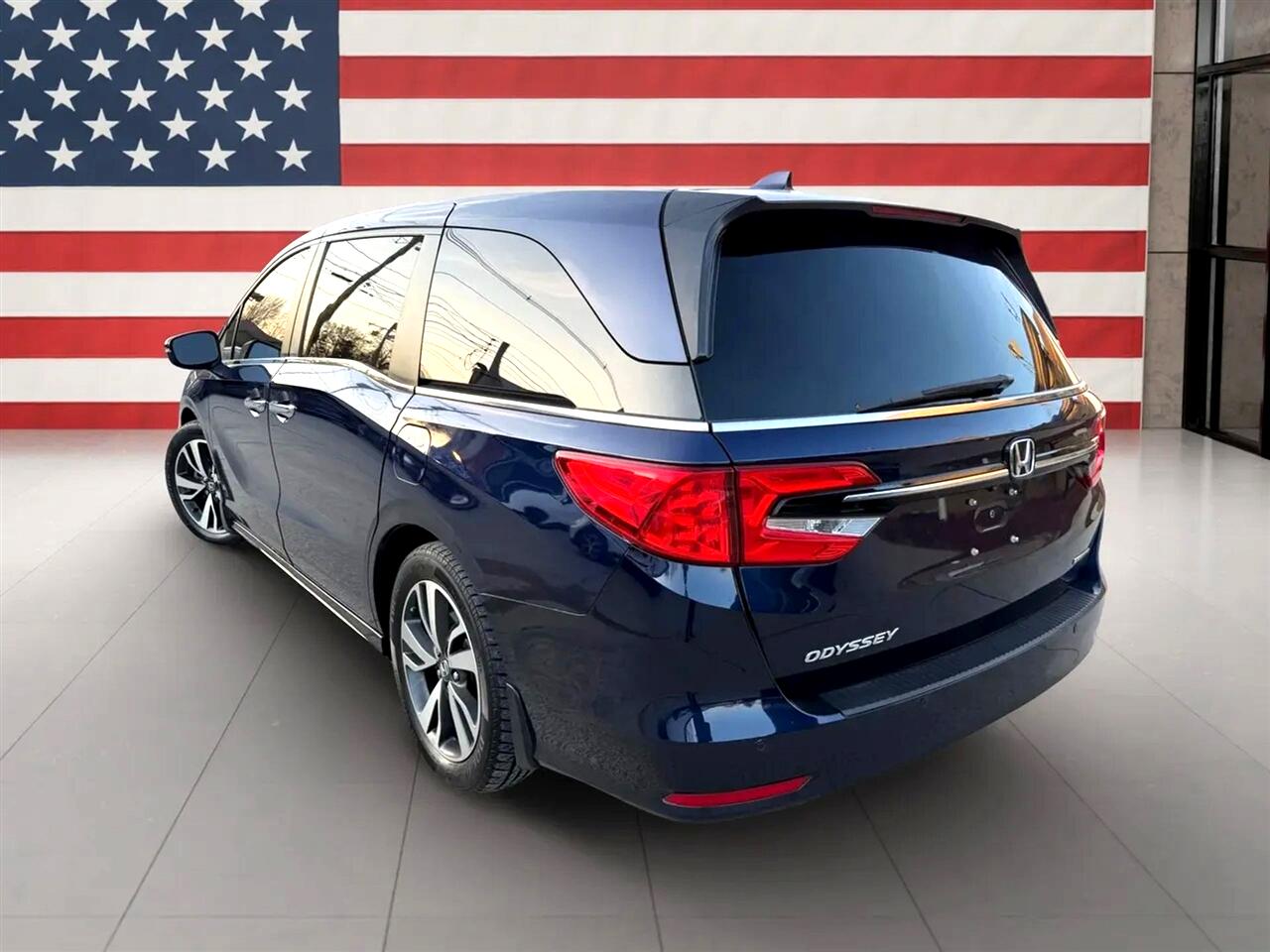 Honda Odyssey Touring Auto 2023