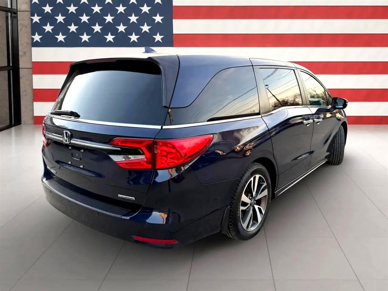 Honda Odyssey Touring Auto 2023