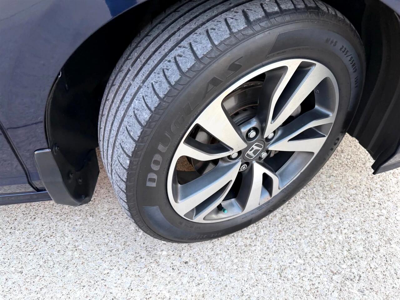 Honda Odyssey Touring Auto 2023