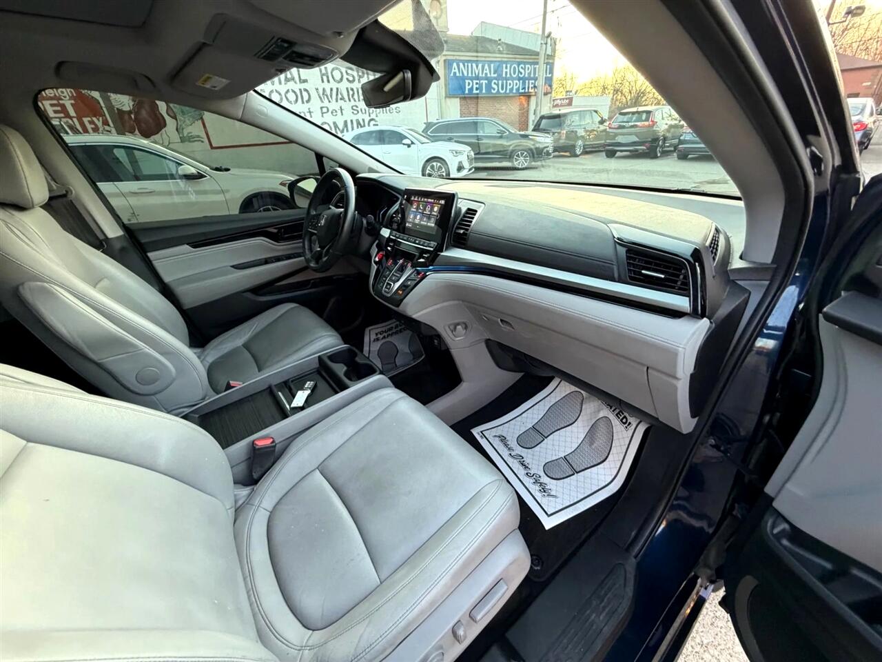 Honda Odyssey Touring Auto 2023