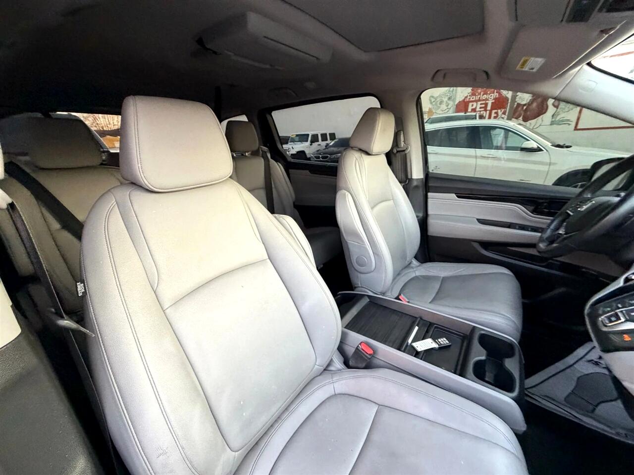 Honda Odyssey Touring Auto 2023